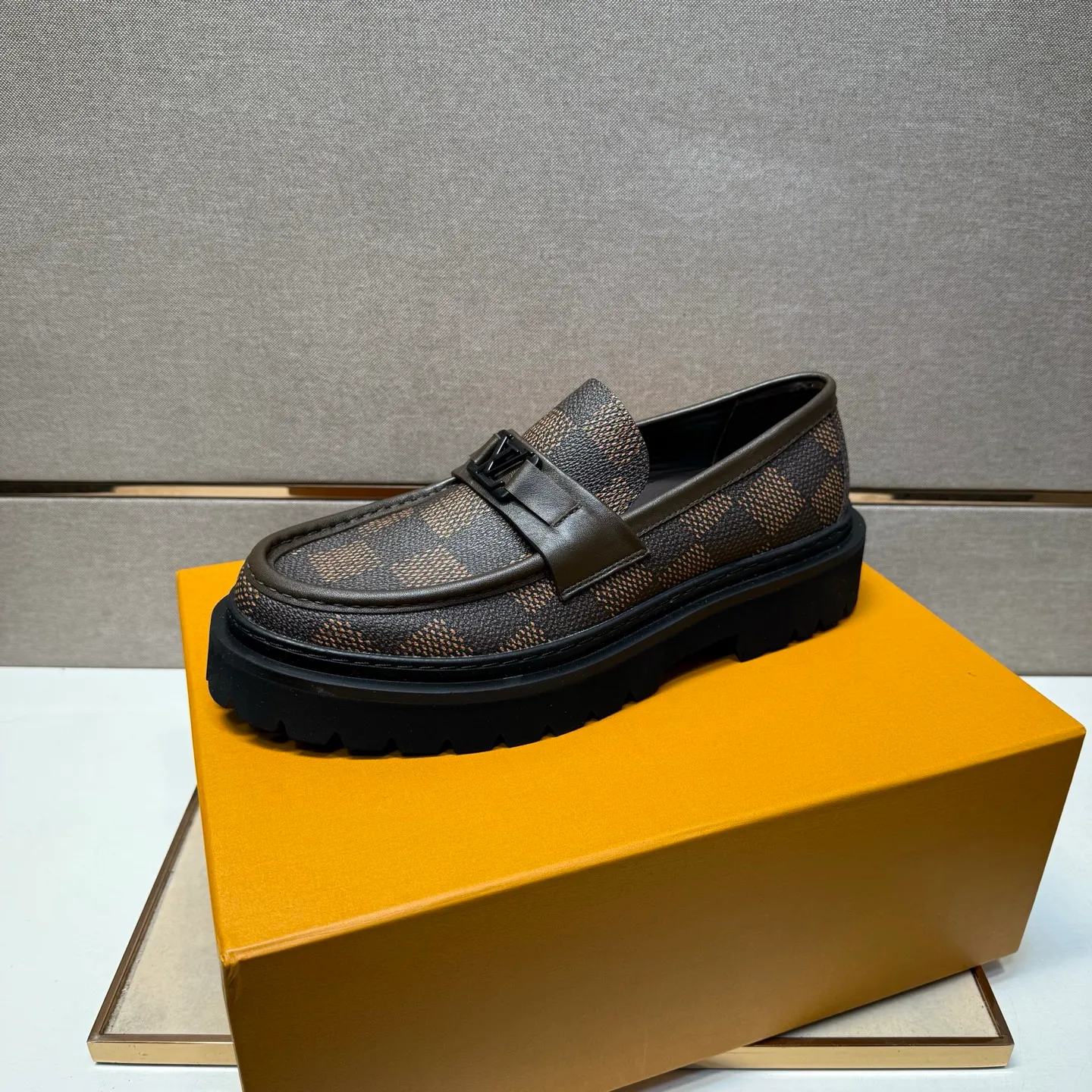 Men's men's shoes 💰pp620【Lv～】Men's casual leather shoes 2025z cabinet sales simultaneously 🔶Size: 39-44 #️⃣ 🔷3 colors🔜The upper is made of cowhide stitching ➕Cowhide lining, comfortable and breathable, sole: original comfortable and wear-resistant outsole, ⚠️real thing📱photographed🎬real thing is better📢📢📢